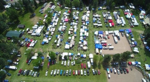 This Montana Flea Market Takes Over A Huge Park With Hundreds Of Vendors On-Site