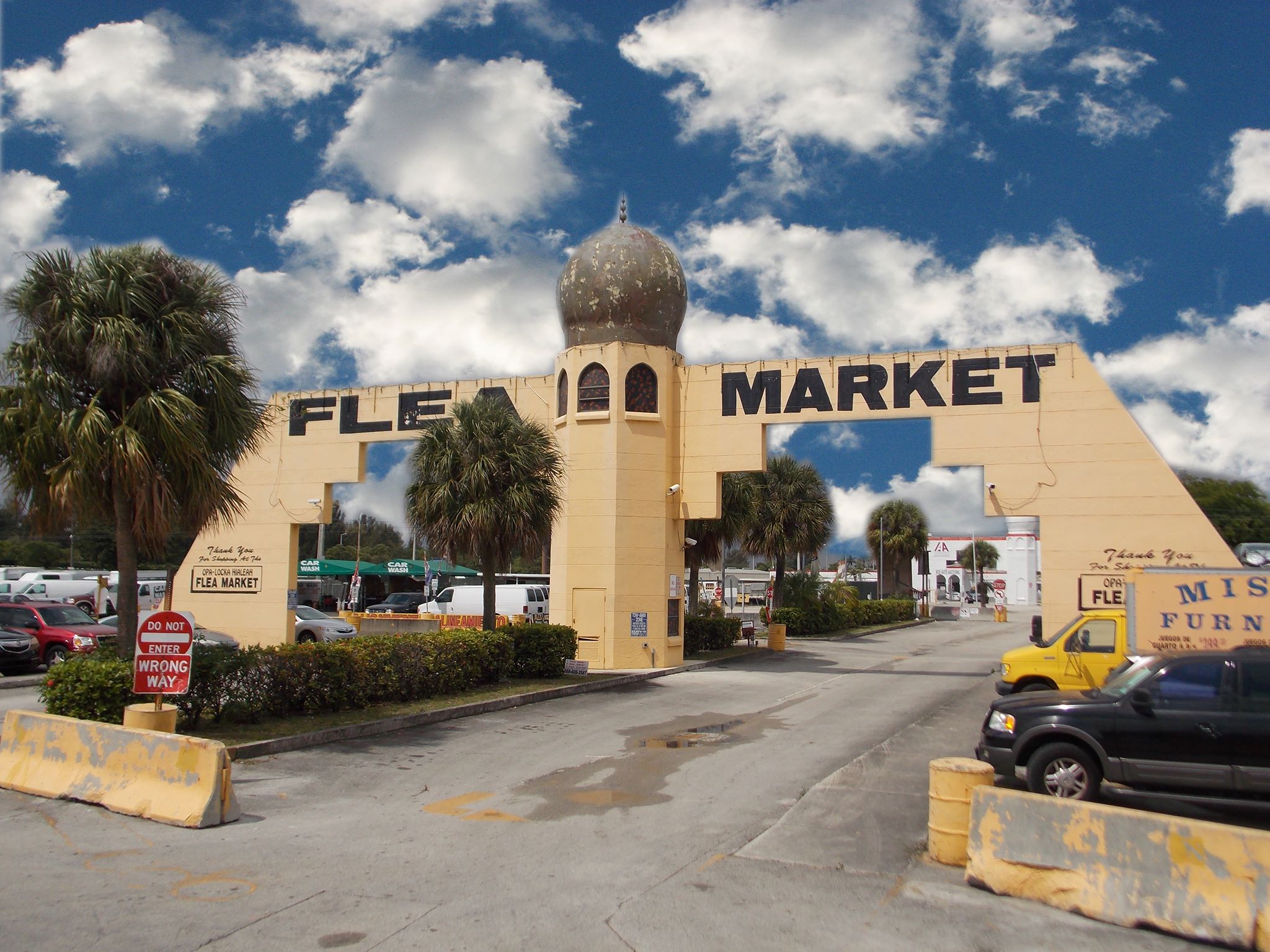 The Opalocka Indoor Flea Market In Florida Has Over 700 Vendors