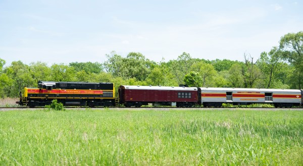 The Scenic Train Ride In Ohio That Runs Year-Round