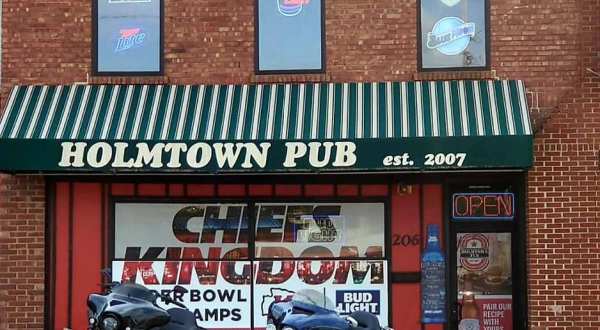 This Small Town Kansas Pub Has Some Of The Best Food In The Midwest