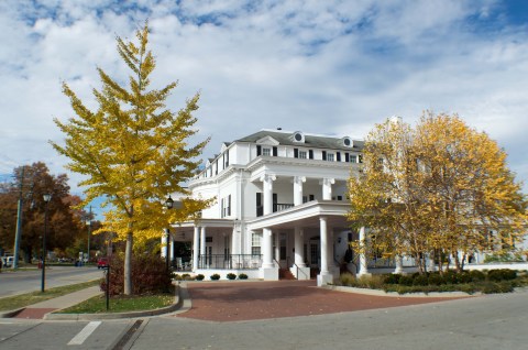 This Famous Hotel In Kentucky Is Also One Of The Most Historic Places You'll Ever Sleep