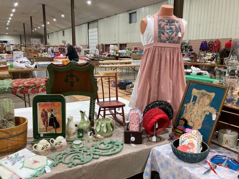This South Dakota Flea Market Covers 30,000 Square Feet With Over 100 Merchants On-Site