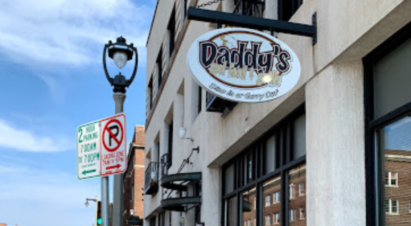 Daddy’s Soul Food & Grille Is An All-You-Can-Eat Buffet In Wisconsin That’s Full Of Southern Flavor