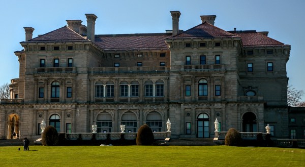 There Are 6 Must-See Historic Landmarks In The Charming Town Of Newport, Rhode Island