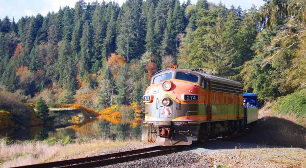 The Scenic Train Ride In Oregon That Runs Year-Round
