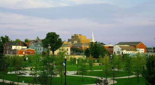 You Can Hike To A Waterfall, Dine In A Pub, And Visit A Historic Train Museum In Cookeville, Tennessee