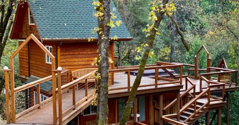 This Forest Cabin Airbnb In Northern California Comes With Its Own Spa