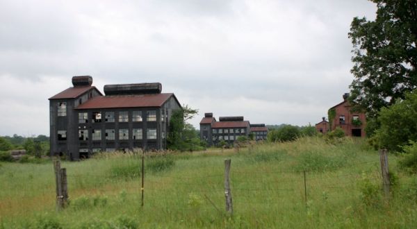 An Abandoned Former WWII Factory Is Hiding In Pennsylvania, And It’s Fascinating