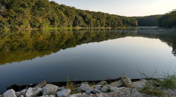 Geode Lake Is A Beautiful Lake Nestled On The Edge Of Iowa Geode Country
