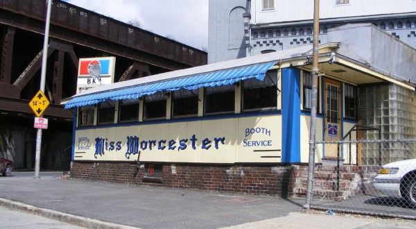 You’ll Love Visiting Miss Worcester Diner, A Massachusetts Restaurant Loaded With Local History