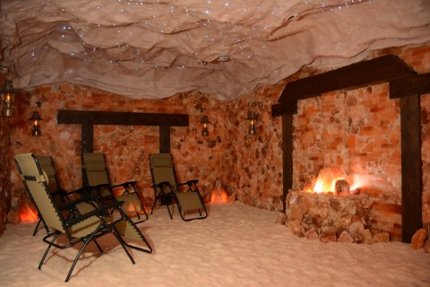 Most People Don’t Know There’s A Healing Salt Cave Hidden In A Barn In New York