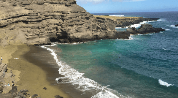 12 Scenic Trails To Explore In Hawaii, One For Each Month Of The Year