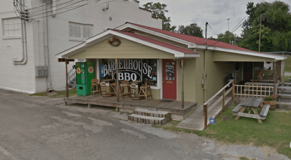 You’d Never Know Some Of The Best BBQ In Tennessee Is Hiding Deep In The Hills
