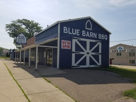 Blue Barn BBQ Is An Unassuming Spot In Iowa That Doesn't Look Like Much, But The Food Is Unforgettable