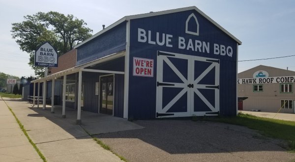 Blue Barn BBQ Is An Unassuming Spot In Iowa That Doesn’t Look Like Much, But The Food Is Unforgettable