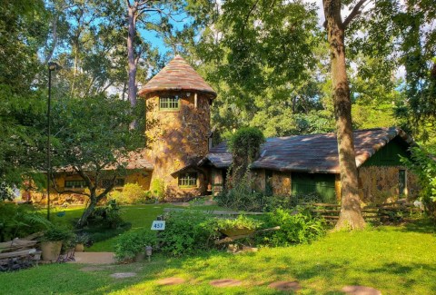 The Unique Airbnb In Fairhope Is The Only One Of Its Kind In Alabama