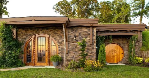 Stay In These 3 Underground Modern Hobbit-House Airbnbs In North Carolina That Are Nothing Short Of Amazing