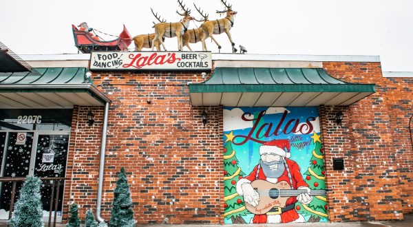 There’s A Christmas-Themed Pub In Texas, And It’s Enchanting