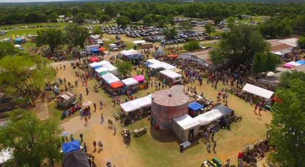 This Oklahoma Vintage Barn Sale Covers 80-Acres With Over 600 Merchants On-Site