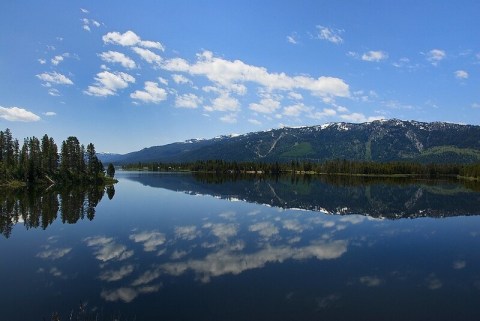 The Man-Made Lake In This Small Town In Idaho Is Something To Marvel Over