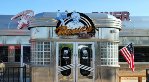 You Can Dine With Marilyn Monroe and Elvis At Rosie’s Diner In Colorado
