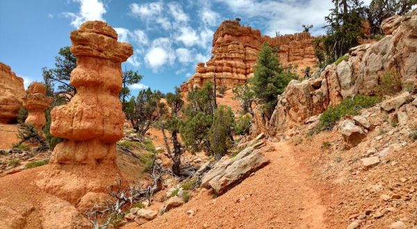 This Hiking Trail In Utah Is Less Than 1 Mile And Leads To Natural Arches And Hoodoos