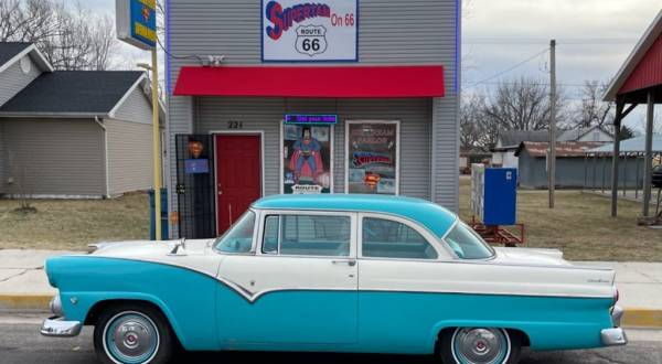 There’s An Ice Cream Parlor And Superman Museum In Missouri And It’s Just As Awesome As It Sounds
