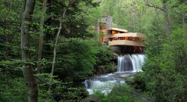 Pennsylvania’s Most Easily Accessible Waterfall Is Hiding In Plain Sight At Fallingwater