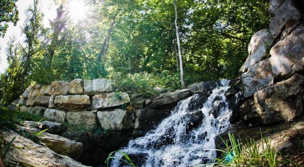 Missouri’s Most Easily Accessible Waterfall Is Hiding In Plain Sight At Waterfall Park Independence