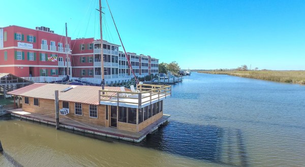 Rent A Moored Houseboat On The Water In This Florida Small Town