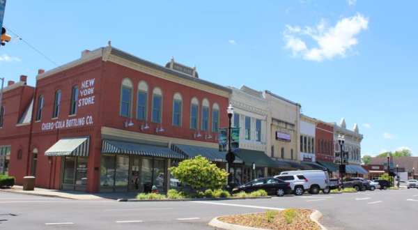 This Small Town In Tennessee Is Peak Southern Vibes