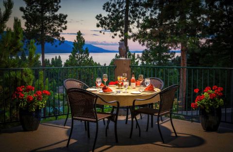 3 Restaurants Along The Flathead Lake In Montana Where The View Is Just As Good As The Food
