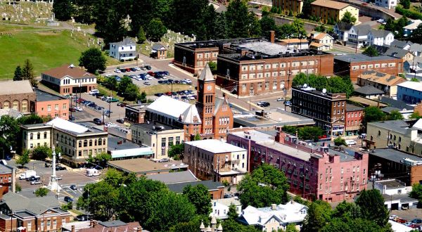 This Small Town In Pennsylvania Is Peak Mid-Atlantic Vibes