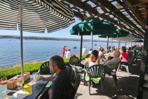 3 Restaurants Along The Columbia River In Washington Where The View Is Just As Good As The Food