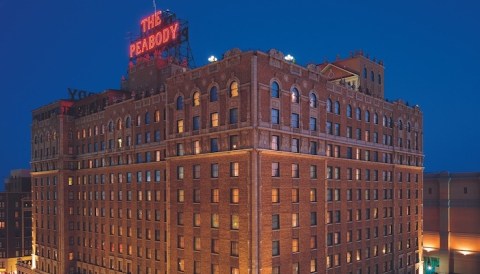 The Most Famous Hotel In Tennessee Is Also One Of The Most Historic Places You'll Ever Sleep