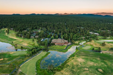 This Oregon Resort In The Middle Of Nowhere Will Make You Forget All Of Your Worries