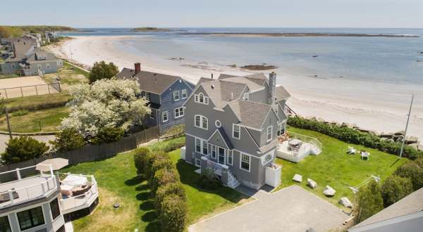 These Might Be The 3 Most Luxurious Airbnbs Along The Southern Maine Coast
