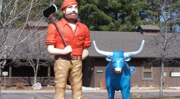 Here’s The Story Behind The Massive Paul Bunyan Statue In Wisconsin