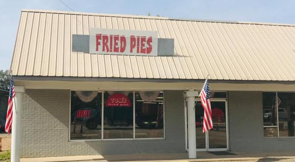 The Small Town In Mississippi Boasting World-Famous Pie Is The Sweetest Day Trip Destination