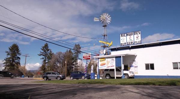 Richwine’s Burgerville Is A Tiny, Old-School Drive-In That Might Be One Of The Best Kept Secrets In Montana