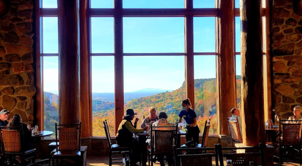 The One-Of-A-Kind Mather Lodge Just Might Have The Most Scenic Views In All Of Arkansas