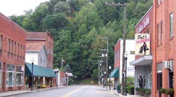 This Small Town In West Virginia Is Peak Appalachian Vibes