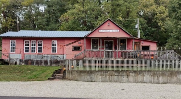 One Of The Most Rustic Restaurants In Missouri Is Also One Of The Most Delicious