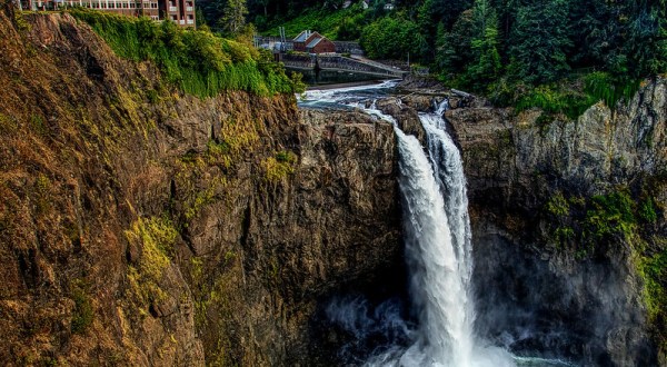 Washington’s Most Easily Accessible Waterfall Is Hiding In Plain Sight In Snoqualmie