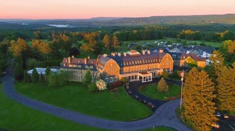 This Pennsylvania Resort In The Middle Of Nowhere Will Make You Forget All Of Your Worries