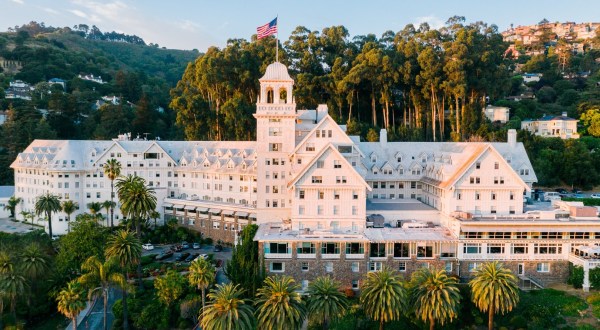 The Most Famous Hotel In Northern California Is Also One Of The Most Historic Places You’ll Ever Sleep