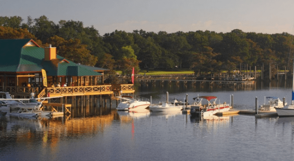 The One-Of-A-Kind Regatta Restaurant Just Might Have The Most Scenic Views In All Of Louisiana