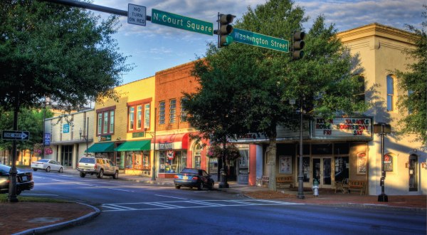 This Small City In Georgia Is Peak Southern Vibes