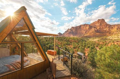 Enjoy Uninterrupted Views At This Cabin In Utah That Opens Up Entirely On One Side