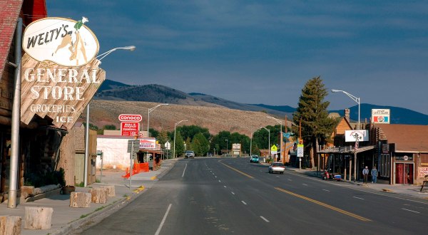 This Small Town In Wyoming Is Peak Rocky Mountain Vibes